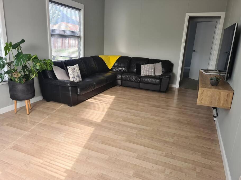 Вилла Holiday House On Sale Tullah Экстерьер фото
